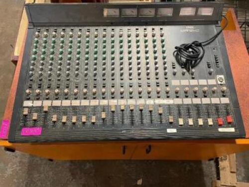 YAMAHA MIXING CONSOLE