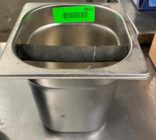 DESCRIPTION: 1/6 SIZE STAINLESS INSERT W/ HANDLE QTY: 1