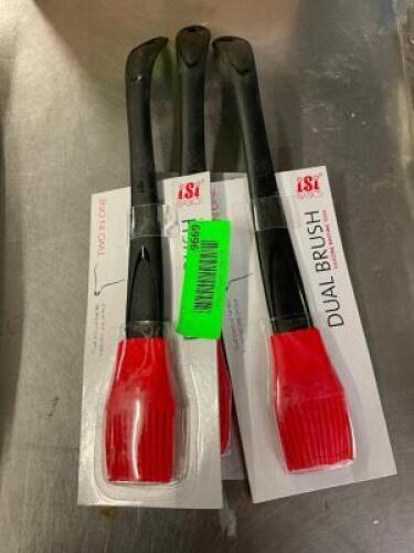 DESCRIPTION: (3) PLASTIC DUAL BRUSHES - NEW THIS LOT IS: SOLD BY THE PIECE QTY: 3