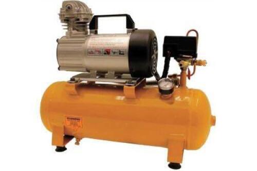 DESCRIPTION (1) PHOENIX AIR COMPRESSOR BRAND/MODEL AC12V3 ADDITIONAL INFORMATION 12VDC/MAX PRESSURE: 120 PSI/RETAILS AT $619.99 SIZE 22"L X 18.5"H X 8