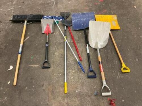 SMALL ASSORTMENT OF YARD TOOLS