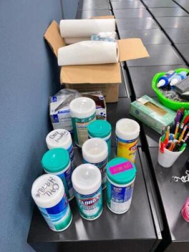 SMALL ASSORTMENT OF CLEANING SUPPLIES