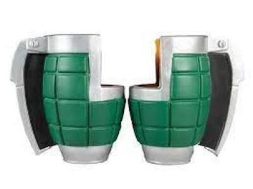 (1) SET OF GRENADIER BRACERS