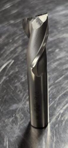DESCRIPTION: (1) HSCO8 SQ END MILL BRAND/MODEL: OSG 75021832 RETAIL$: 54.81 SIZE: 9/26" DIA 1-1/8" LOC 1/2" SD QTY: 1