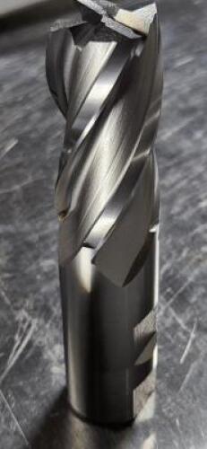 DESCRIPTION: (1) HSS SQ END MILL BRAND/MODEL: HERTEL 411115270 RETAIL$: 79.49 SIZE: 1" DIA 2" LOC QTY: 1