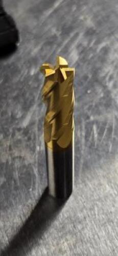 DESCRIPTION: (4) SOLID CARBIDE SQ END MILL BRAND/MODEL: HERTEL 88250238 RETAIL$: $ 32.94 EA SIZE: 3/8" DIA 1" LOC QTY: 4