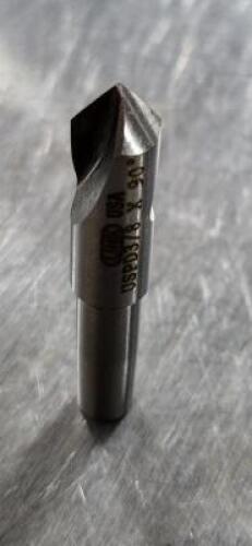 DESCRIPTION: (2) 90 DEG, SPOTTING DRILL BRAND/MODEL: 56444011 RETAIL$: 12.64 SIZE: 3/8" SD QTY: 2
