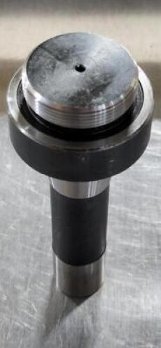 DESCRIPTION: (1) R8 BORING HEAD TAPER SHANK BRAND/MODEL: VC 06768493 RETAIL$: 72.67 SIZE: 1-1/2-18 THREADED MOUNT QTY: 1