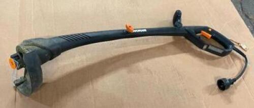 DESCRIPTION: 9" ELECTRIC GRASS TRIMMER BRAND/MODEL: WORX INFORMATION: TESTED AND WORKING QTY: 1