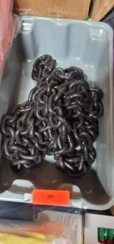 DESCRIPTION: (1) TUB OF MISC CHAIN RETAIL$: MUST COME INSPECT QTY: 1