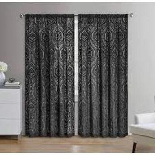 DESCRIPTION: (1) SINGLE CURTAIN PANEL BRAND/MODEL: MAINSTAYS INFORMATION: BLACK RETAIL$: $14.87 EA SIZE: 54X84 QTY: 1