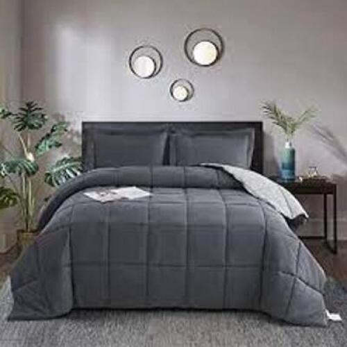 DESCRIPTION: (1) DOWN ALTERNATIVE COMFORTER BRAND/MODEL: ALL SEASON INFORMATION: GRAY RETAIL$: $57.99 EA SIZE: FULL QTY: 1