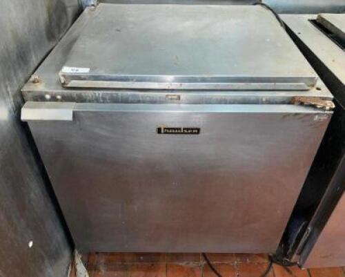 DESCRIPTION: TRAULSEN SINGLE DOOR UNDER COUNTER COOLER. BRAND / MODEL: TRAULSEN UST3212-R ADDITIONAL INFORMATION 115 VOLT, 1 PHASE. IN WORKING ORDER L