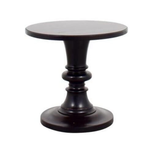 (1) TABLE TOP PEDESTAL