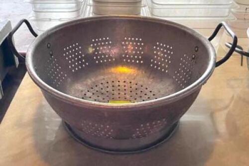 DESCRIPTION: 16" COLANDER QTY: 1