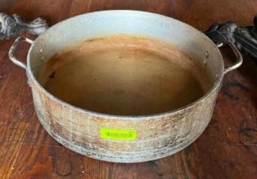 DESCRIPTION: 18.5" BRAISING POT SIZE: 18.5"X5.5" QTY: 1