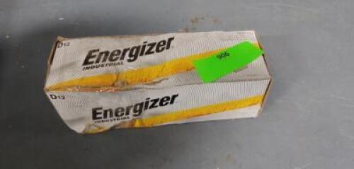 DESCRIPTION (1) BOX OF (12) ENERGIZER "D" SIZED BATTERIES BRAND/MODEL LR20 ADDITIONAL INFORMATION RETAIL $16.88 THIS LOT IS SOLD BY THE PIECE QTY 12