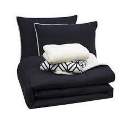 DESCRIPTION: (1) 4-PIECE SHERPA COMFORTER SET BRAND/MODEL: SERTA SO COZY 6 INFORMATION: BLACK RETAIL$: $30.00 EA SIZE: QUEEN/FULL QTY: 1