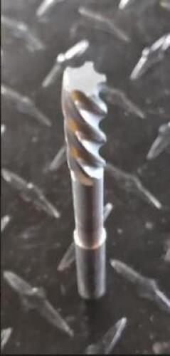 DESCRIPTION (10) OSG 5 FLUTE END MILL BRAND/MODEL OSG W1004702 ADDITIONAL INFORMATION 5/16" SHANK, 9/32 CUT DIAMETER, THIS LOT IS SOLD BY THE PIECE QT