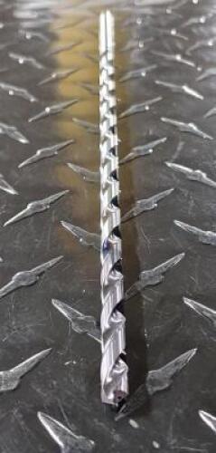 DESCRIPTION (6) MITSUBISHI MATERIALS SOLID CARBIDE, 30XD , 1/4" DRILL BRAND/MODEL MWS02500X30DB ADDITIONAL INFORMATION RETAIL $ 510.99 EACH SIZE 1/4"