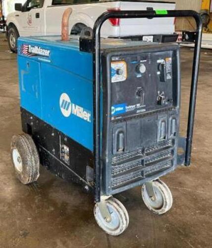 MILLER TRAILBLAZER 302 AIR ENGINE-DRIVEN WELDER/ GENERATOR WITH WELDING LEAD AND STINGER
