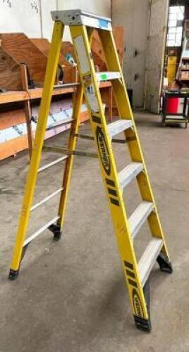 6FT FIBERGLASS STEP LADDER