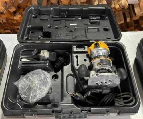 12 AMP CORDED 2-1/4 HORSEPOWER ELECTRONIC VARIABLE SPEED FIXED BASE ROUTER SET WITH CASE