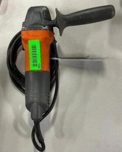8 AMP CORDED 4-1/2" ANGLE GRINDER
