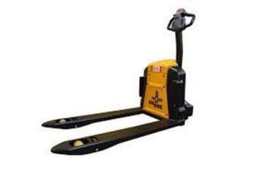 DESCRIPTION: (1) E25 ELECTRIC PALLET JACK BRAND/MODEL: BIG JOE #278DU4 INFORMATION: YELLOW RETAIL$: $3070.42 EA SIZE: 27"X45" QTY: 1