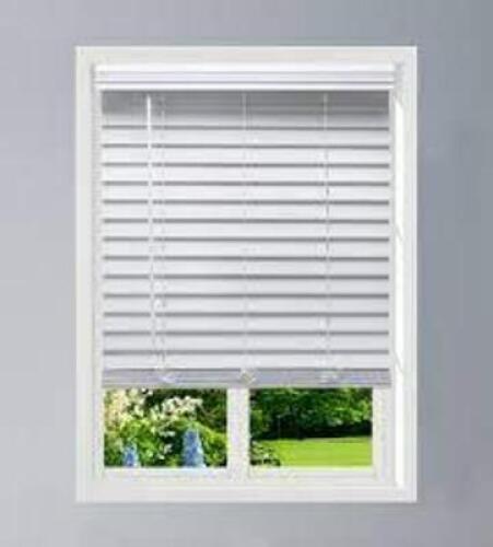 DESCRIPTION: (1) SET OF BLINDS BRAND/MODEL: FLUSH CUT INFORMATION: WHITE RETAIL$: $40.00 EA SIZE: 36IN QTY: 1