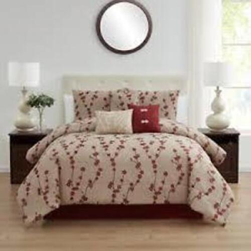 DESCRIPTION: (1) 7 PIECE COMFORTER SET BRAND/MODEL: MAINSTAYS INFORMATION: AROON RED RETAIL$: $64.00 EA SIZE: KING QTY: 1