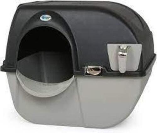 DESCRIPTION: (1) FILL ROLL N CLEAN CAT LITTER BOX BRAND/MODEL: OMEGA PAW INFORMATION: GREY RETAIL$: $44.35 EA SIZE: LARGE QTY: 1