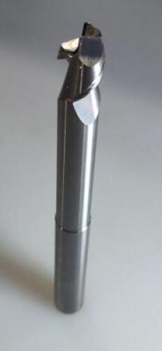 DESCRIPTION: (4) HIGH PERFORMANCE CARBIDE SQ. END MILL BRAND/MODEL: DATA FLUTE HSML20500 RETAIL$: 168.7 SIZE: 1/2" DIAM 3/4" LOC QTY: 4