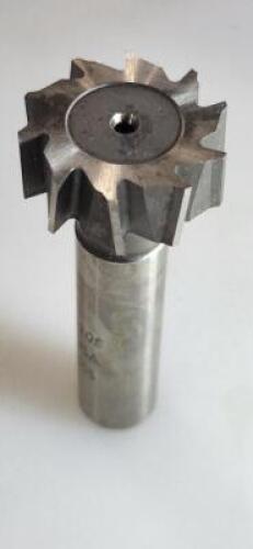 DESCRIPTION: (1) STAGGERED TOOTH WOODRUFF KEYSEAT CUTTER BRAND/MODEL: MOON STKY775 RETAIL$: 63.47 SIZE: 1" CUT DIA 3/8" CUT WIDTH 1/2" SD QTY: 1