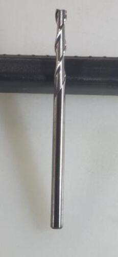 DESCRIPTION: (3) SOLID CARBIDE SQ END MILL BRAND/MODEL: HERTEL 88447721 RETAIL$: 22.39 SIZE: 1/8" 3/4" LOC QTY: 3