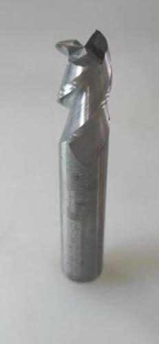 DESCRIPTION: (4) VARIABLE HELIX SQ END MILL INFORMATION: CORE HOG A37530 RETAIL$: $ 87.68 EA SIZE: .375" DIA, .625 LOC QTY: 4
