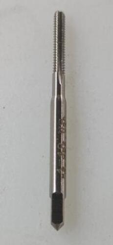 DESCRIPTION: (4) HSS STRAIGHT FLUTE TAPS BRAND/MODEL: HERTEL 02383651 RETAIL$: $ 6.12 EA SIZE: #4-40 QTY: 4