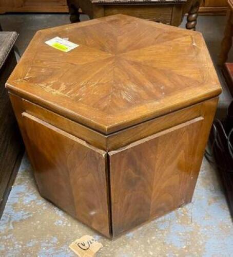 2-DOOR WOODEN END TABLE
