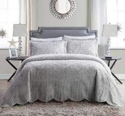 (1) COMFORTER SET
