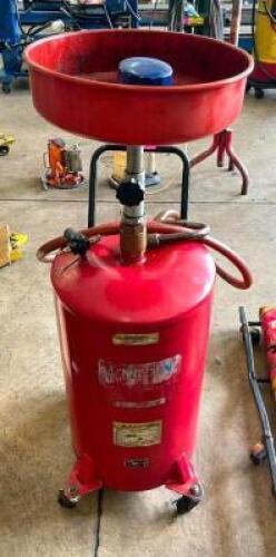 DESCRIPTION: 18 GALLON USED OIL DRAIN BRAND/MODEL: LINCOLN 3601 QTY: 1