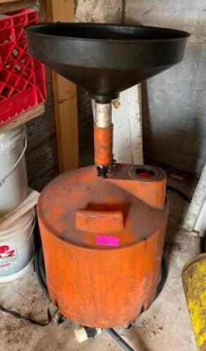 DESCRIPTION: OIL CONTAINER WITH NECK AND FUNNEL QTY: 1
