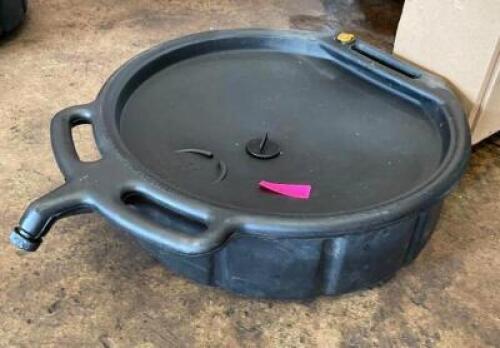 DESCRIPTION: LARGE OIL PAN QTY: 1