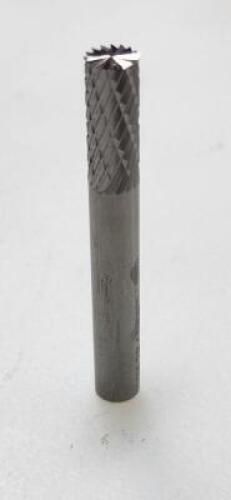 DESCRIPTION: (1) CARBIDE CYLIDRICAL END CUT BURR BRAND/MODEL: ATRAX 85285864 RETAIL$: 19.94 SIZE: 1/4" DIA QTY: 1