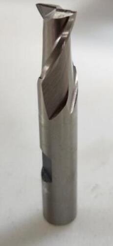 DESCRIPTION: (2) HSS SQ END MILL BRAND/MODEL: hertel 41116096 RETAIL$: 19.77 SIZE: 3/8" 9/16" loc 3/8" sd QTY: 2