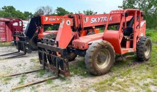 DESCRIPTION: 2005 SKYTRAK 8042 TELESCOPIC FORKLIFT BRAND/MODEL: SKYTRAK 8042 INFORMATION: SERIAL: 0160012117; HOURS: 5848; (DAMAGE ON FRONT DRIVER SID
