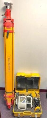 DESCRIPTION: TRIMBLE SPECTRA PRECISION GL722 DUAL SLOPE LASER LEVEL W/ CARRYING CASE AND TRIPOD BRAND/MODEL: TRIMBLE SPECTRA GL722 INFORMATION: INCLUD