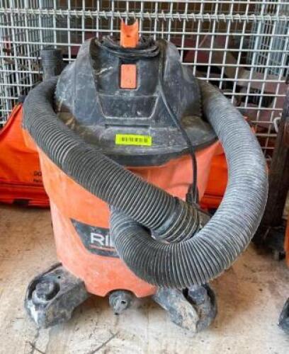 DESCRIPTION: 12 GALLON SHOP VAC BRAND/MODEL: RIDGID QTY: 1