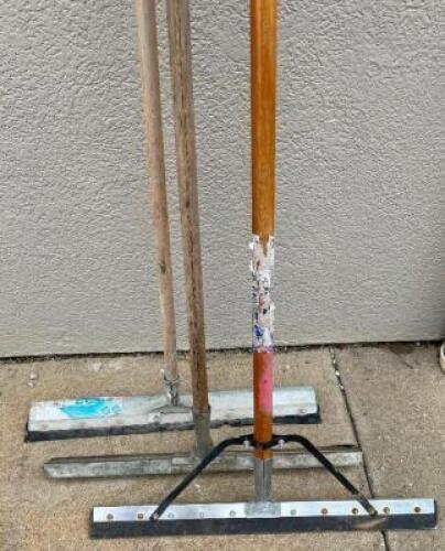DESCRIPTION: (3) ASSORTED SQUEEGEES THIS LOT IS: SOLD BY THE PIECE. LOCATION SHOP QTY: 3