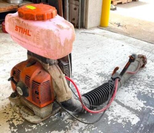 DESCRIPTION: STIHL SR450 BACKPACK POWERFUL MISTBLOWER BRAND/MODEL: STIHL SR450 LOCATION: WAREHOUSE QTY: 1