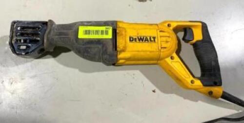 DESCRIPTION: V.S. ELECTRIC RECIPROCATING SAW BRAND/MODEL: DEWALT DWE305 QTY: 1